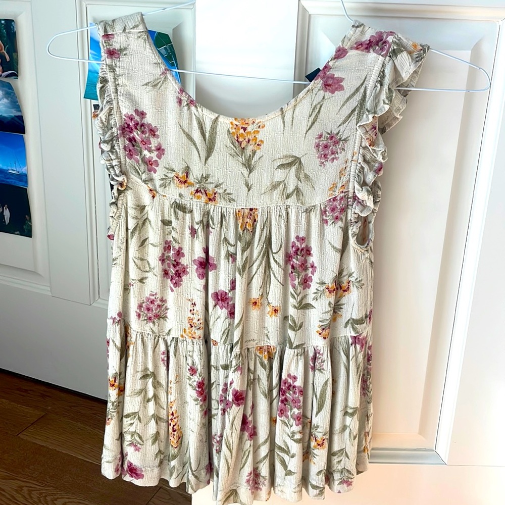 American eagle top size xs